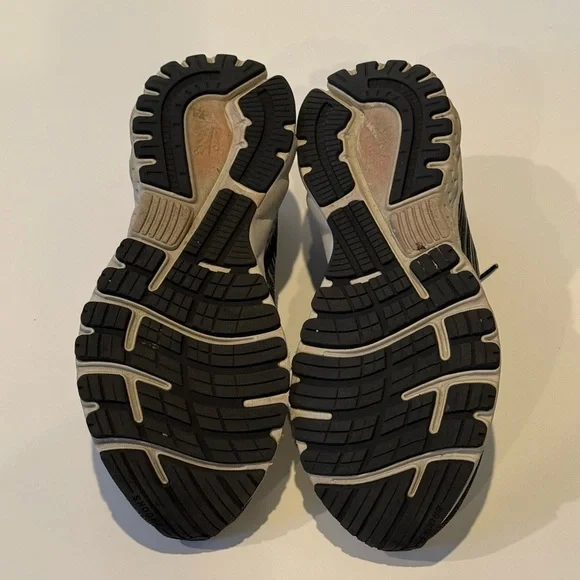 Women’s Brooks Adrenaline GRS 19 Gray Running Sneakers. Size 8 - Picture 5 of 8